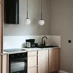 Rail & Old Town Апартаменты Познань