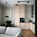 Rail & Old Town بوزنان