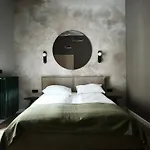 Rail & Old Town بوزنان