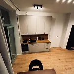 Rail & Old Town شقة