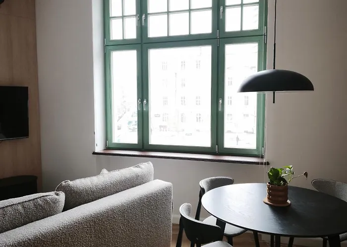 Rail & Old Town * Poznań