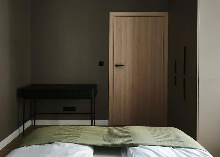 Rail & Old Town * بوزنان